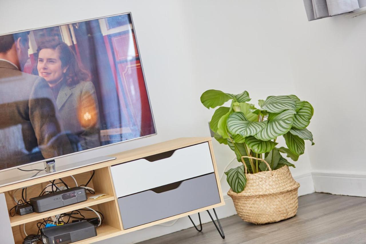Cosy,Modern And Relaxing 3 Bedroom House With Parking Manchester Zewnętrze zdjęcie